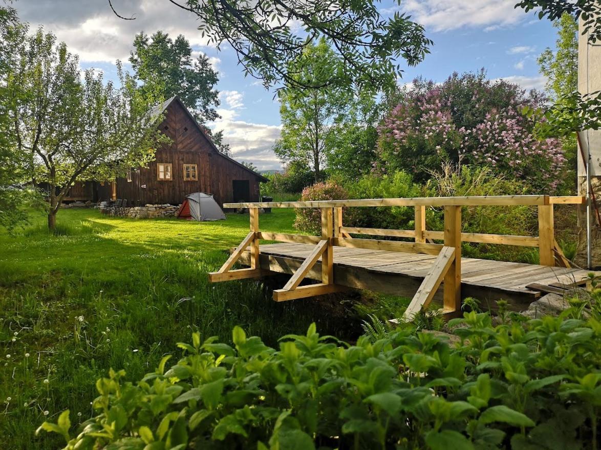 Apartmany Cerveny Dvur Chvalšiny Екстериор снимка