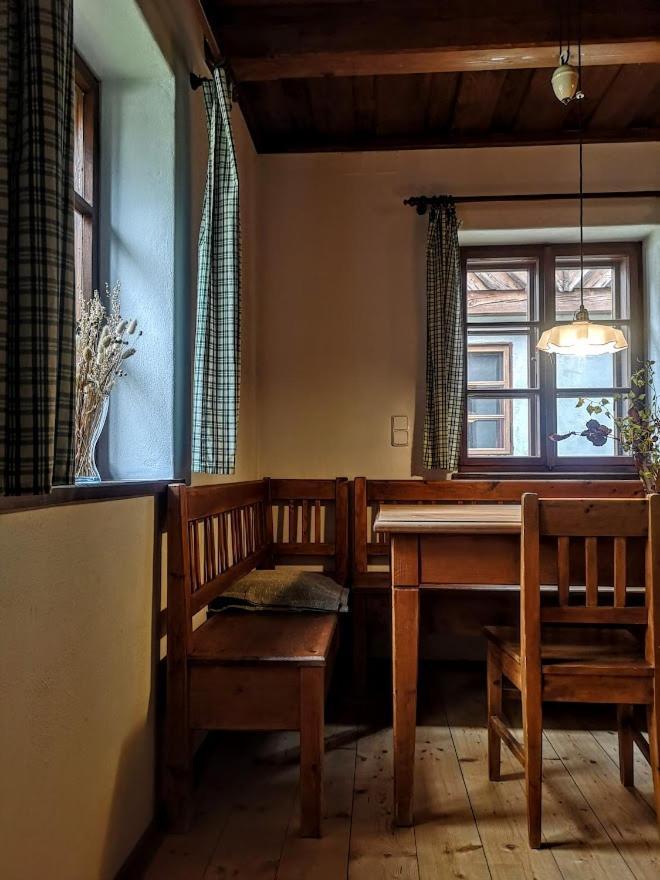 Apartmany Cerveny Dvur Chvalšiny Екстериор снимка