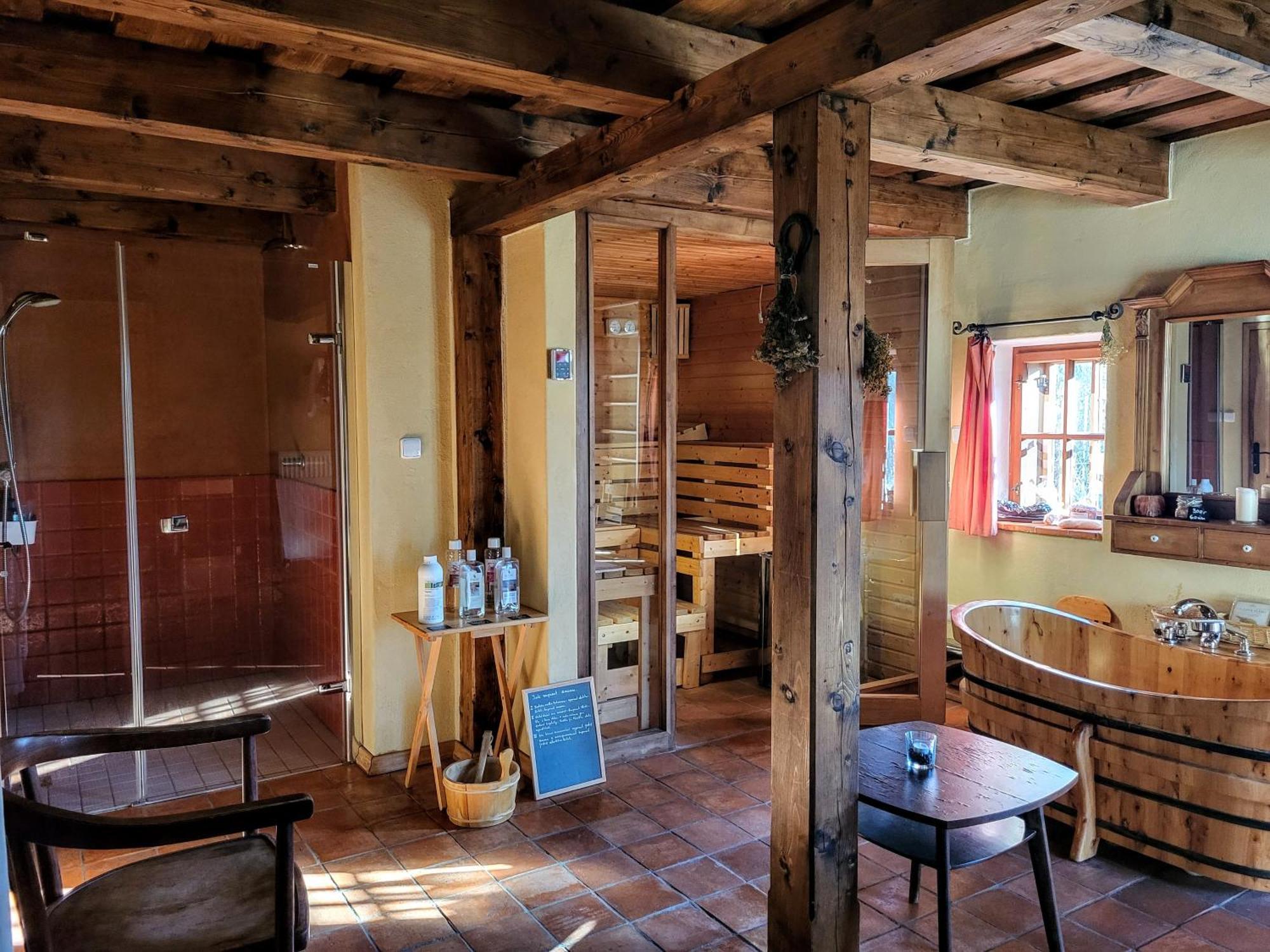Apartmany Cerveny Dvur Chvalšiny Екстериор снимка